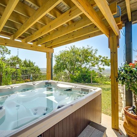 Fredericksburg Retreat With Private Hot Tub And Patio! Βίλα Εξωτερικό φωτογραφία
