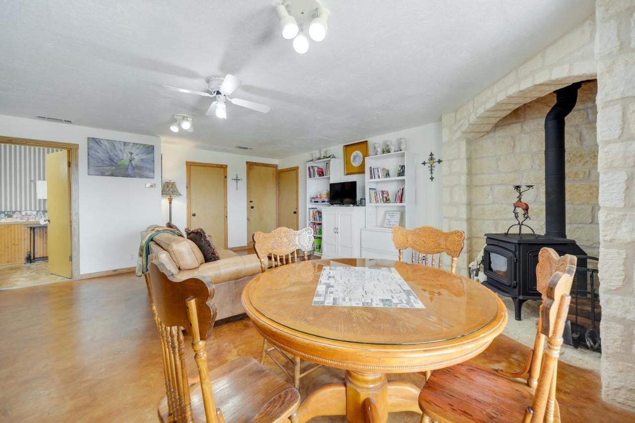 Fredericksburg Retreat With Private Hot Tub And Patio! Βίλα Εξωτερικό φωτογραφία