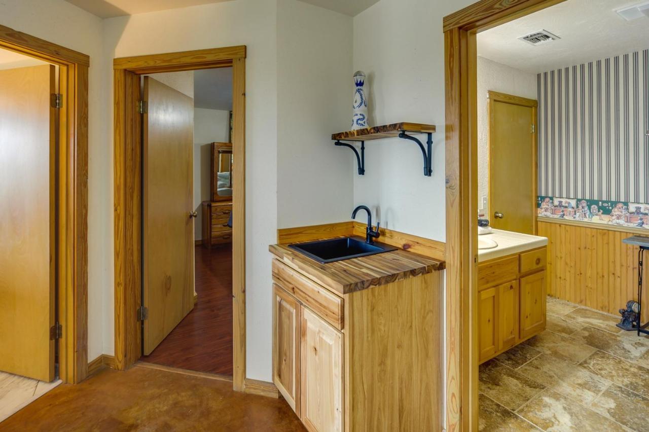 Fredericksburg Retreat With Private Hot Tub And Patio! Βίλα Εξωτερικό φωτογραφία